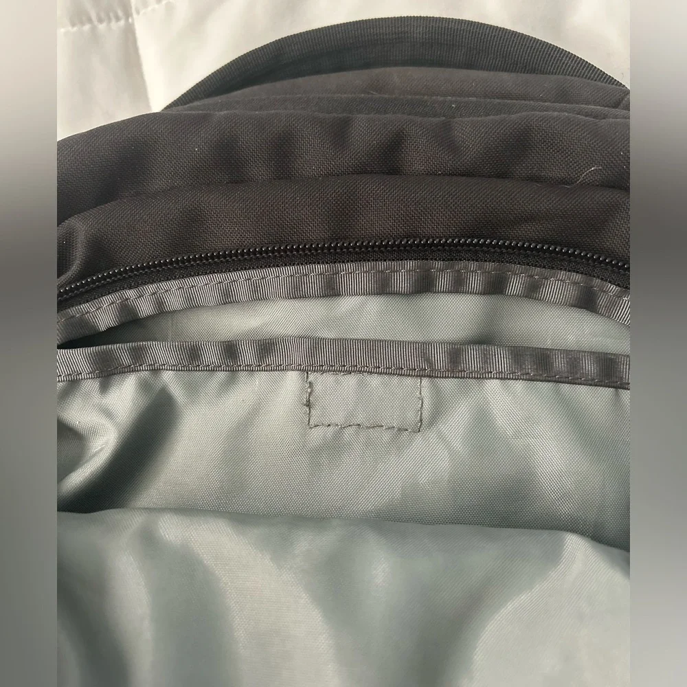 The North Face Black Pivoter Backpack - Picture 8 of 12